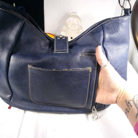 Montana West Stars And Stripes Concealed weapon purse - Picture 6 of 17